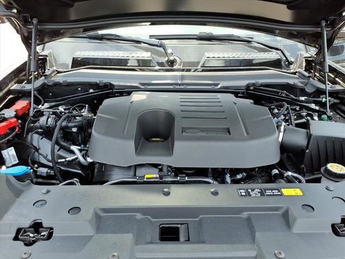 New 2026 Land Rover Defender 110 X-Dynamic SE AWD/4WD image 10