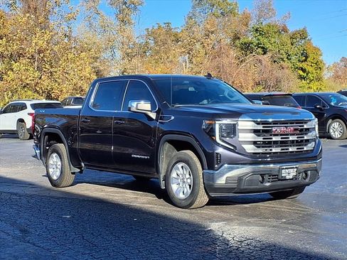 Used 2022 GMC Sierra 1500 SLE image 2