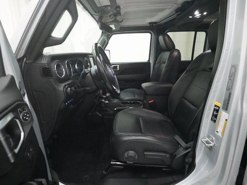 Used 2022 Jeep Wrangler Unlimited Sahara image 7