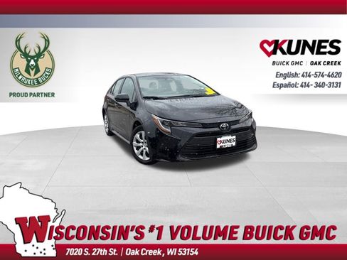 Used 2025 Toyota Corolla LE image 1