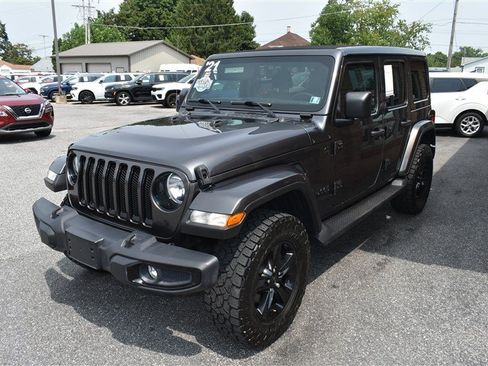 Used 2021 Jeep Wrangler Unlimited Sahara AWD/4WD image 7
