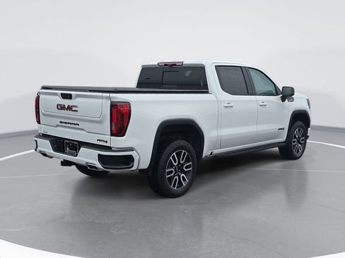 Used 2023 GMC Sierra 1500 AT4 w/ AT4 Premium Package AWD/4WD image 3