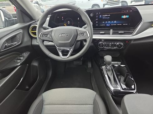 New 2026 Chevrolet Trax LT w/ Driver Confidence Package FWD image 9