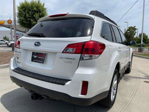 Used 2014 Subaru Outback 2.5i Premium AWD/4WD image 23