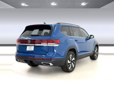 Used 2026 Volkswagen Atlas SE w/ Panoramic Sunroof Package FWD image 8