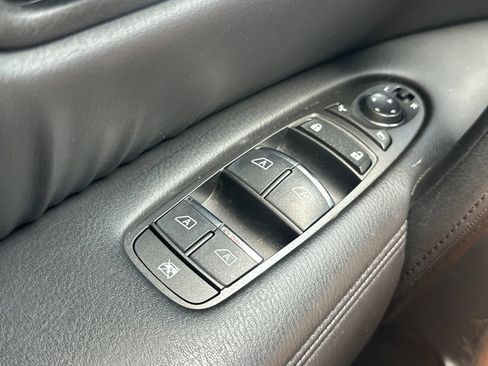 Used 2023 Nissan Armada SV RWD image 31