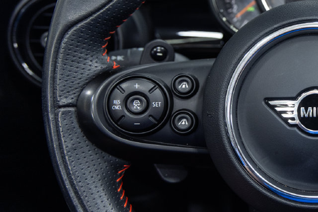 Used 2020 MINI Cooper S w/ Driver Assistance Package FWD image 13