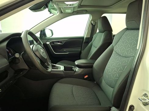 Certified 2025 Toyota RAV4 XLE w/ Convenience Package FWD image 16