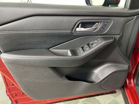 Used 2024 Nissan Rogue SL w/ SL Premium Package image 11