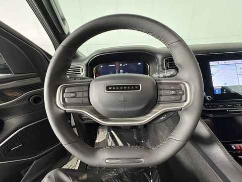 Used 2024 Jeep Wagoneer L Series II image 14