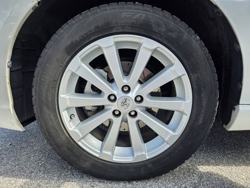 Used 2010 Toyota Venza image 26