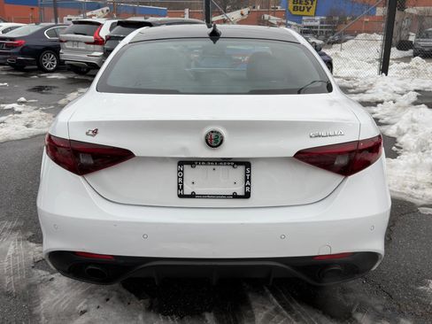 Used 2022 Alfa Romeo Giulia Veloce image 5