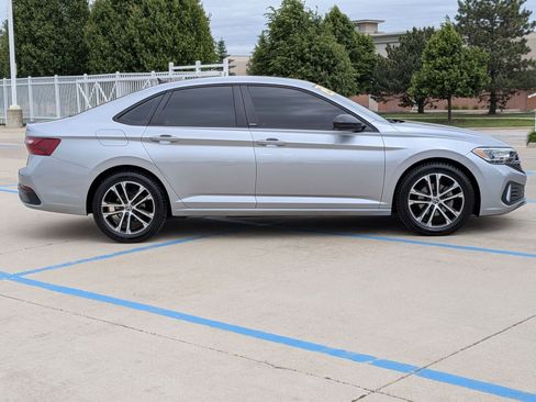 Used 2023 Volkswagen Jetta Sport FWD image 5