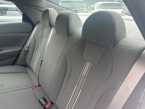 Certified 2025 Hyundai Elantra Sport image 12