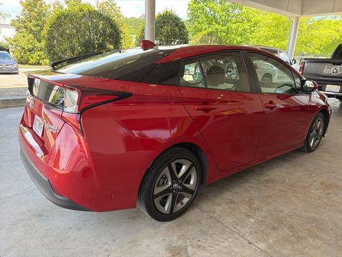 Used 2019 Toyota Prius Limited FWD image 3