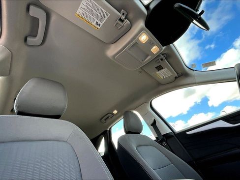 Used 2022 Ford Escape S image 22