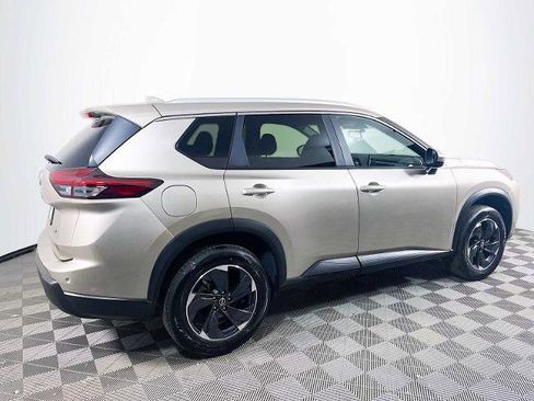 Certified 2026 Nissan Rogue SV w/ SV Premium Package image 4