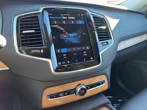 Certified 2025 Volvo XC90 B6 Plus image 22