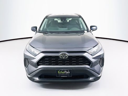 Used 2021 Toyota RAV4 LE FWD image 2