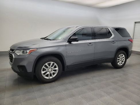 Used 2018 Chevrolet Traverse LS FWD image 2