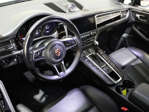 Used 2020 Porsche Macan image 17