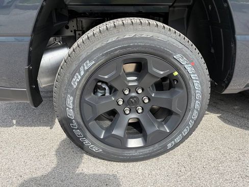 New 2026 RAM 1500 Express AWD/4WD image 12