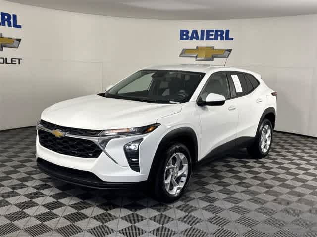 Used 2024 Chevrolet Trax LS w/ LS Convenience Package FWD image 1