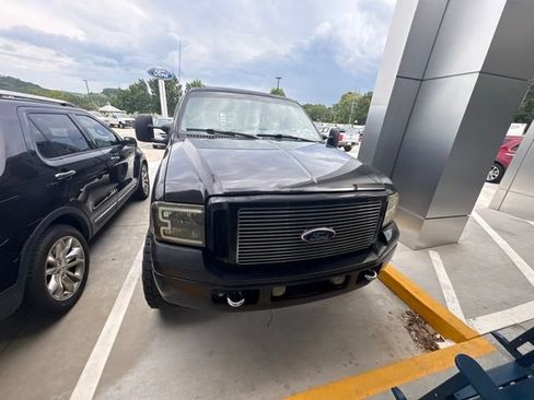 Used 2005 Ford F250 Lariat AWD/4WD image 2