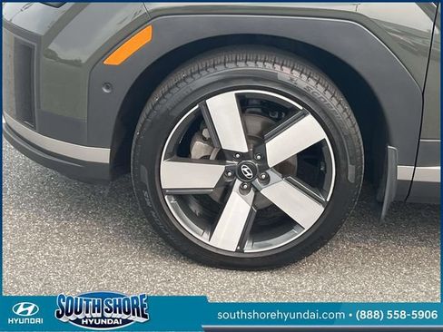 Certified 2024 Hyundai Santa Fe Limited AWD/4WD image 11