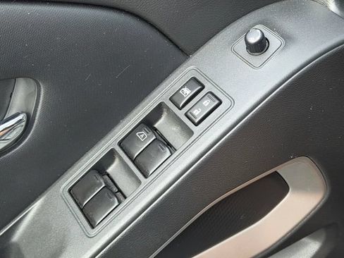 Used 2022 Nissan Frontier SV AWD/4WD image 27