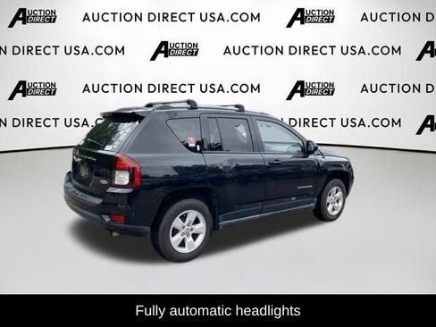 Used 2016 Jeep Compass Latitude FWD image 9