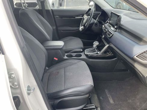 Used 2023 Kia Seltos S image 48