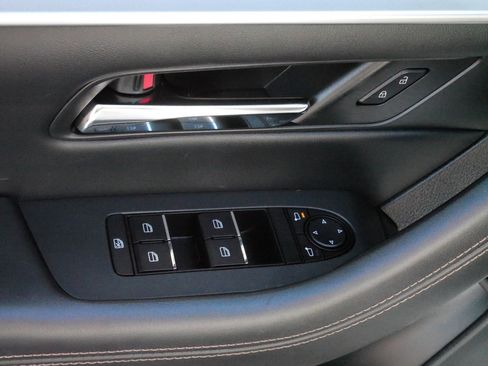 Used 2025 MAZDA CX-70 Plug-In Hybrid w/ Premium Pkg image 19