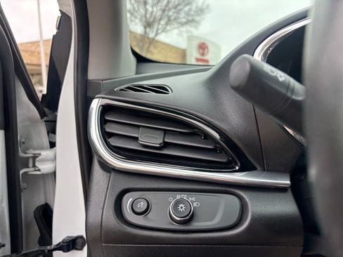 Used 2018 Chevrolet Volt Premier w/ Driver Confidence Package image 23