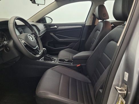Used 2021 Volkswagen Jetta SE FWD image 17