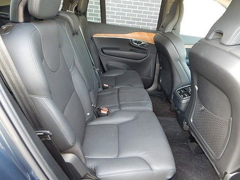 Certified 2025 Volvo XC90 B6 Plus image 20