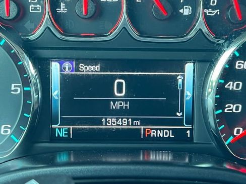 Used 2018 GMC Sierra 2500 SLE w/ SLE Preferred Package AWD/4WD image 6