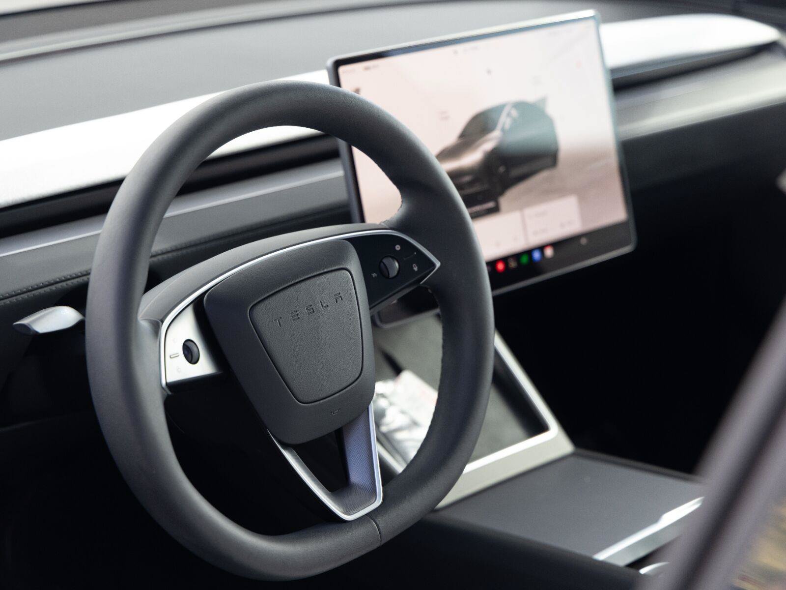 Used 2026 Tesla Model Y AWD image 12