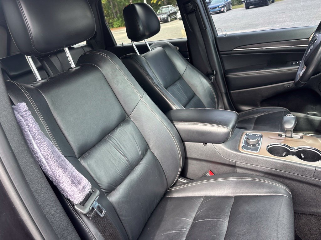 Used 2015 Jeep Grand Cherokee Limited AWD/4WD image 36
