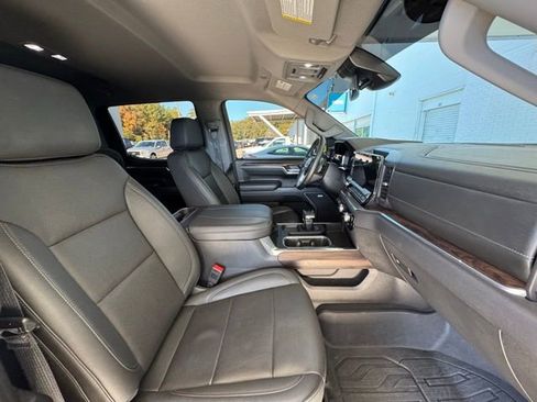 Used 2025 GMC Sierra 1500 SLT w/ SLT Premium Plus Package image 18