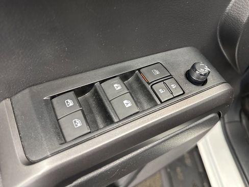 Used 2023 Toyota Tacoma TRD Off-Road AWD/4WD image 38