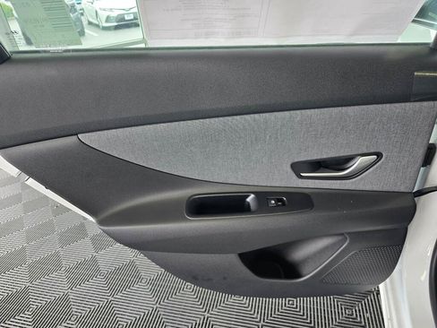 New 2026 Hyundai Elantra Limited FWD image 33