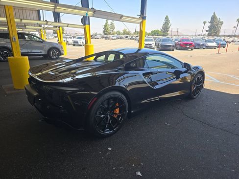 Used 2023 McLaren Artura RWD image 4