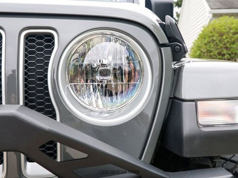 Used 2022 Jeep Wrangler Unlimited Sahara w/ Cold Weather Group AWD/4WD image 86