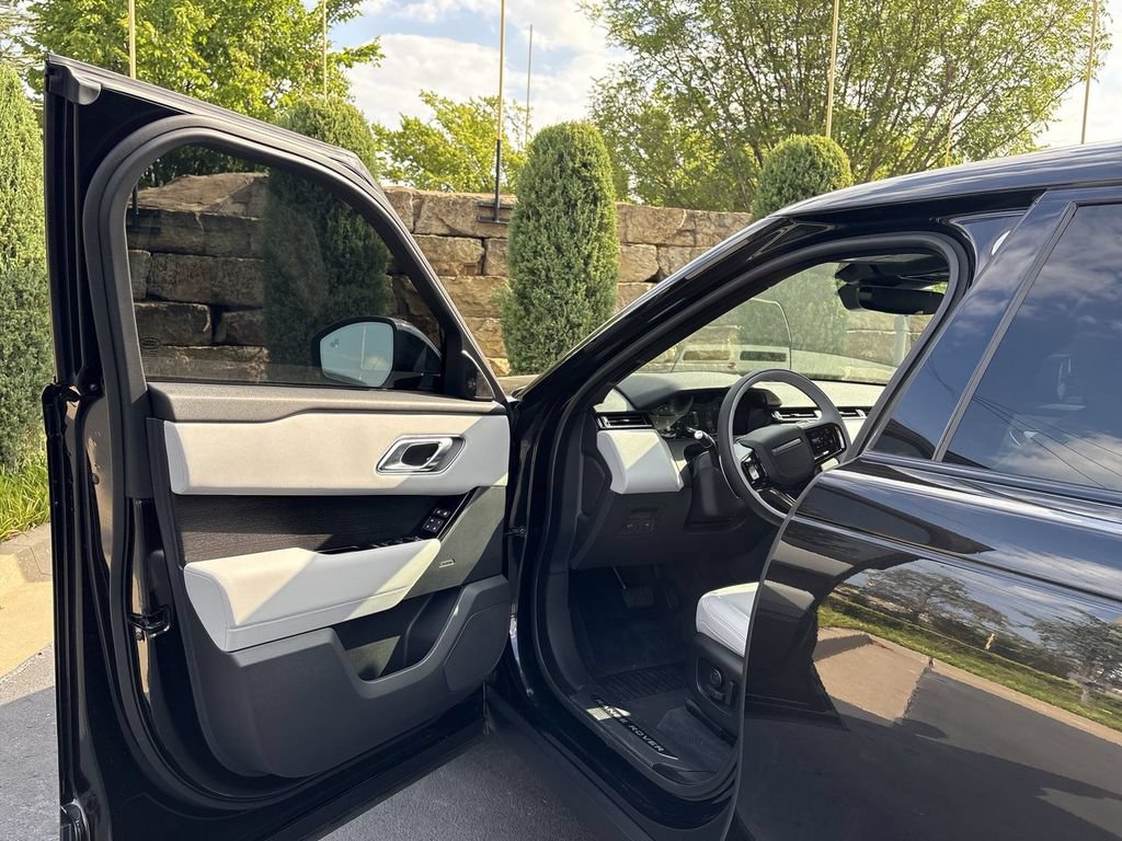 New 2026 Land Rover Range Rover Velar S AWD/4WD image 17