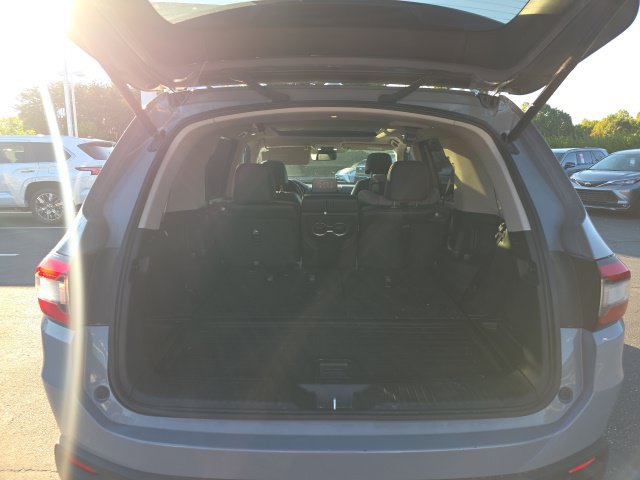 Used 2024 Honda Pilot Touring image 11