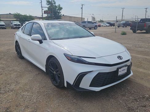 Used 2025 Toyota Camry SE w/ Multimedia Upgrade Package FWD image 2