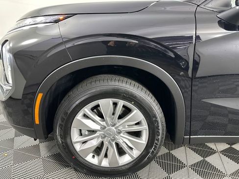 New 2026 Mitsubishi Outlander ES image 2