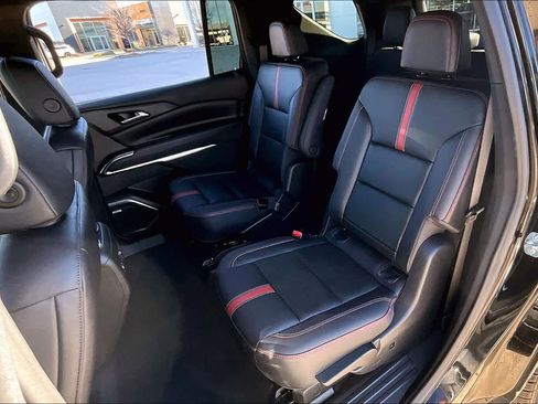Used 2024 Chevrolet Traverse RS w/ LPO, Floor Liner Package image 21