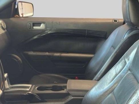 Used 2007 Ford Mustang Premium image 3